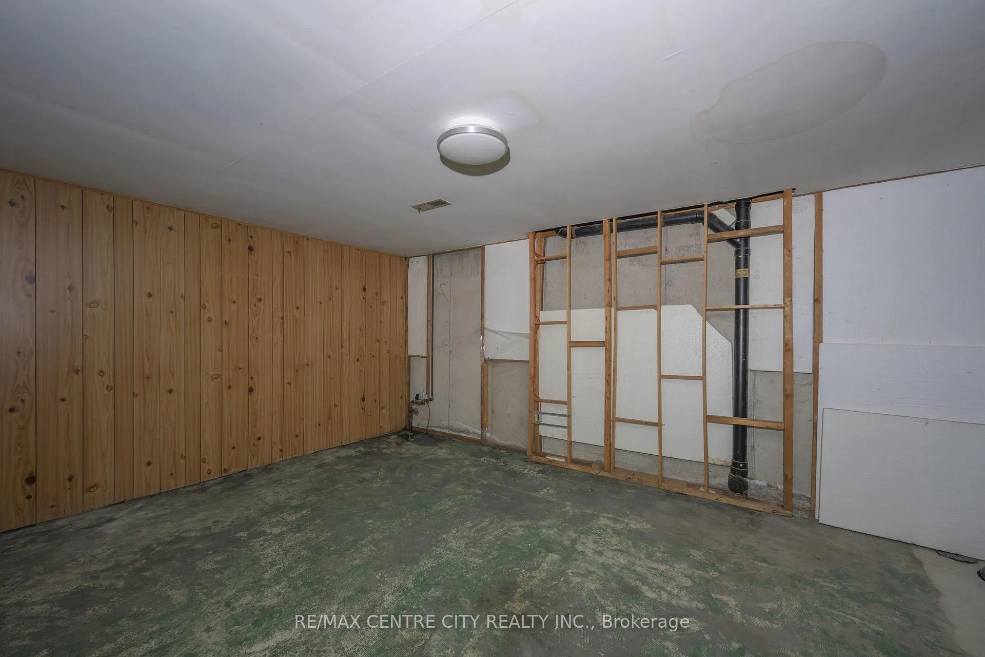 Photo 30 of 42 Annadale Drive, London, North J — HOMEH