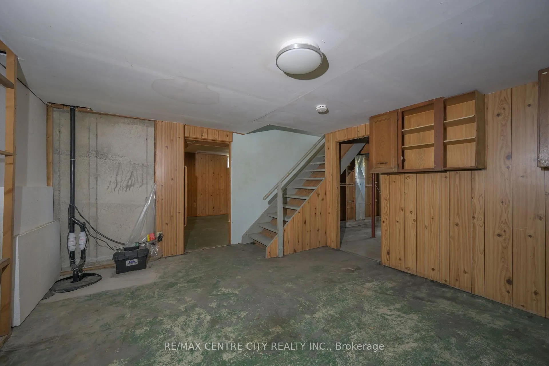 Photo 31 of 42 Annadale Drive, London, North J — HOMEH