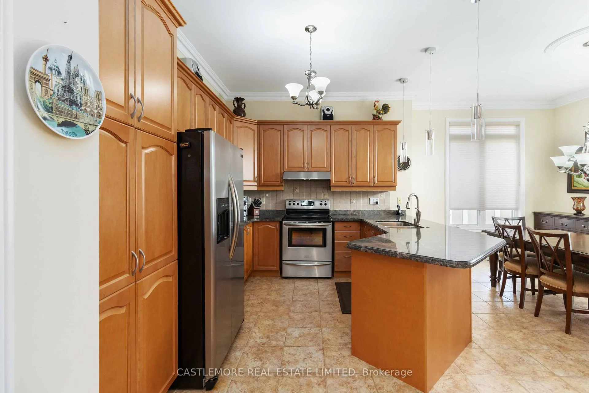 Photo 3 of 39 Saint Hubert Drive, Brampton, Vales of Castlemore North — HOMEH
