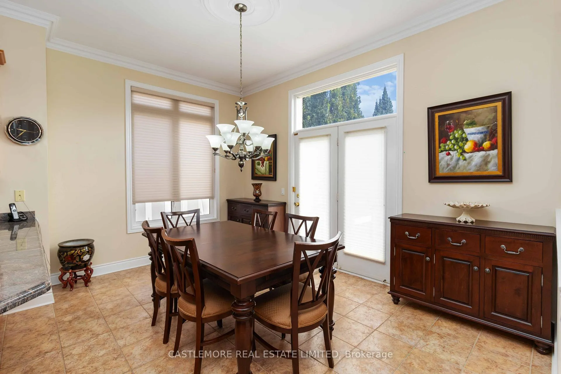 Photo 5 of 39 Saint Hubert Drive, Brampton, Vales of Castlemore North — HOMEH