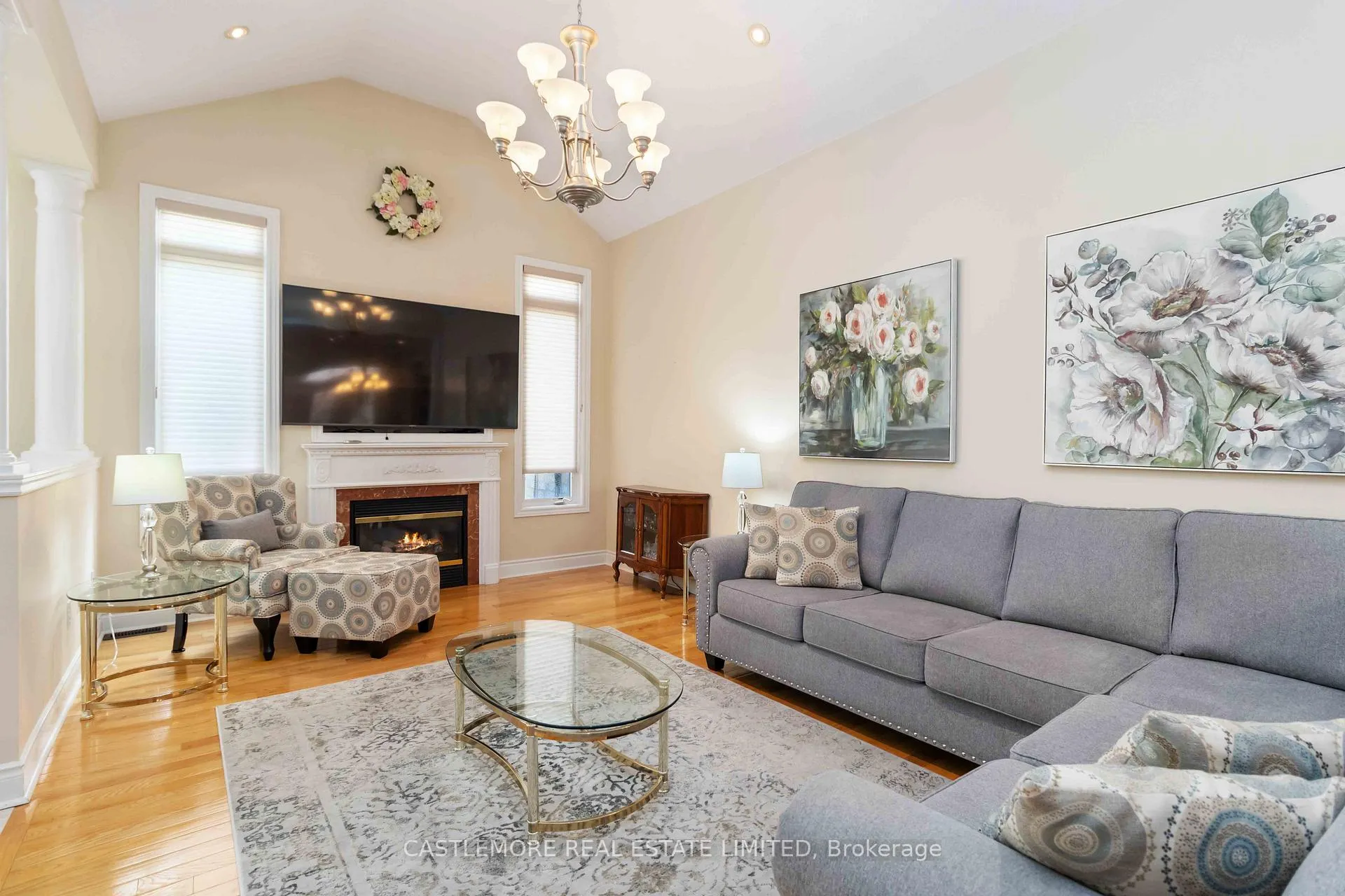 Photo 8 of 39 Saint Hubert Drive, Brampton, Vales of Castlemore North — HOMEH