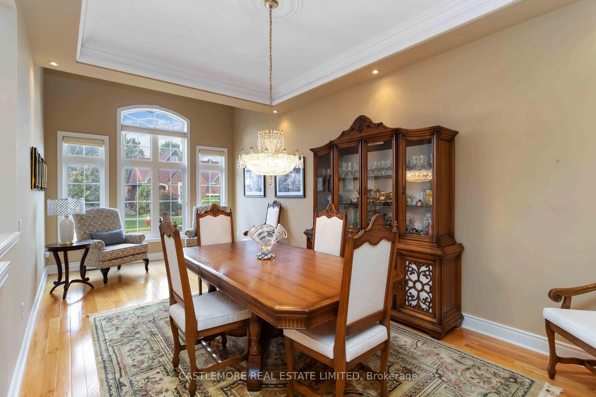 Photo 11 of 39 Saint Hubert Drive, Brampton, Vales of Castlemore North — HOMEH