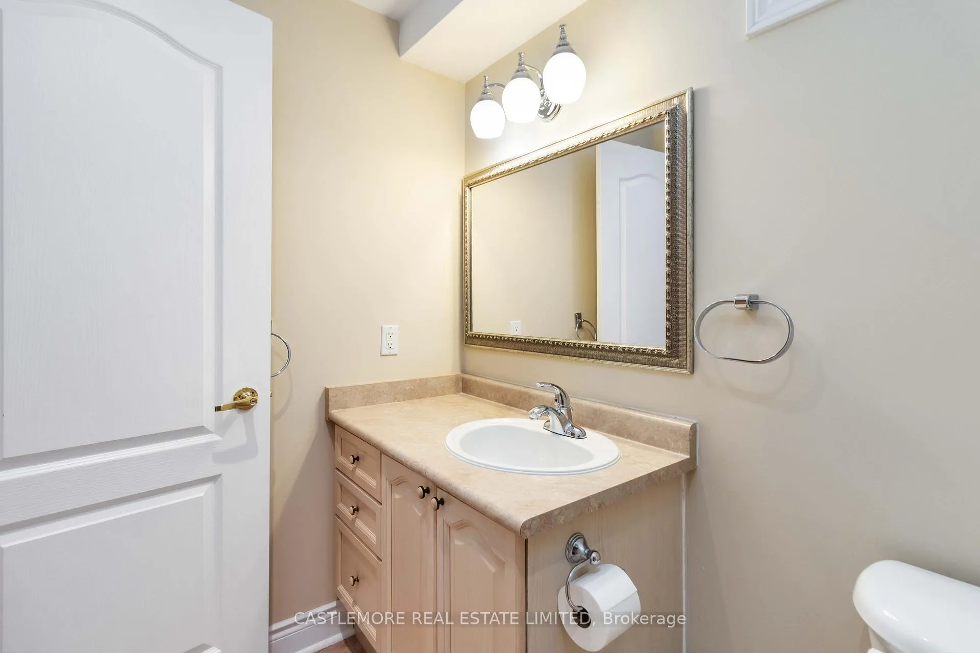 Photo 25 of 39 Saint Hubert Drive, Brampton, Vales of Castlemore North — HOMEH