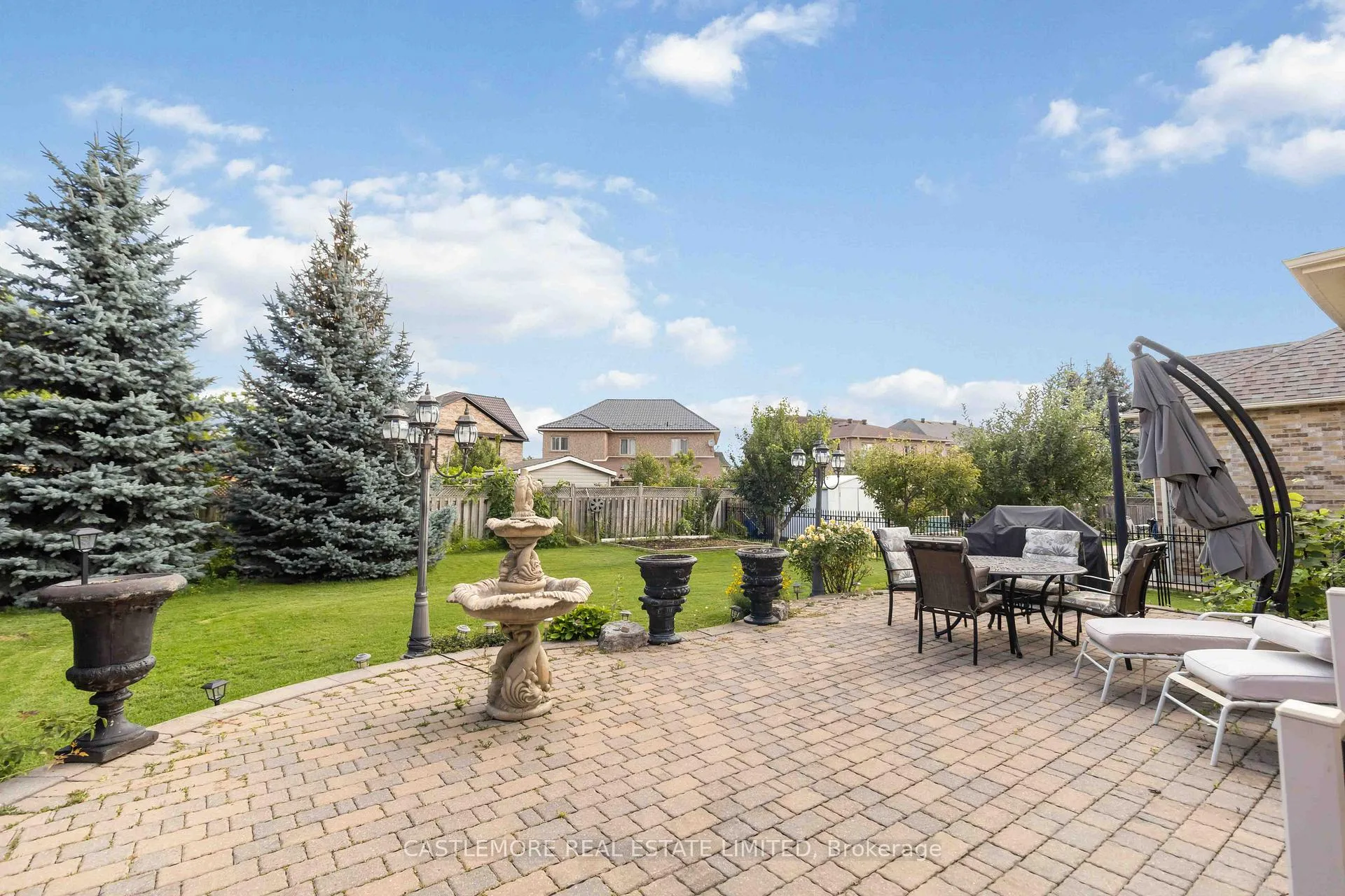 Photo 28 of 39 Saint Hubert Drive, Brampton, Vales of Castlemore North — HOMEH