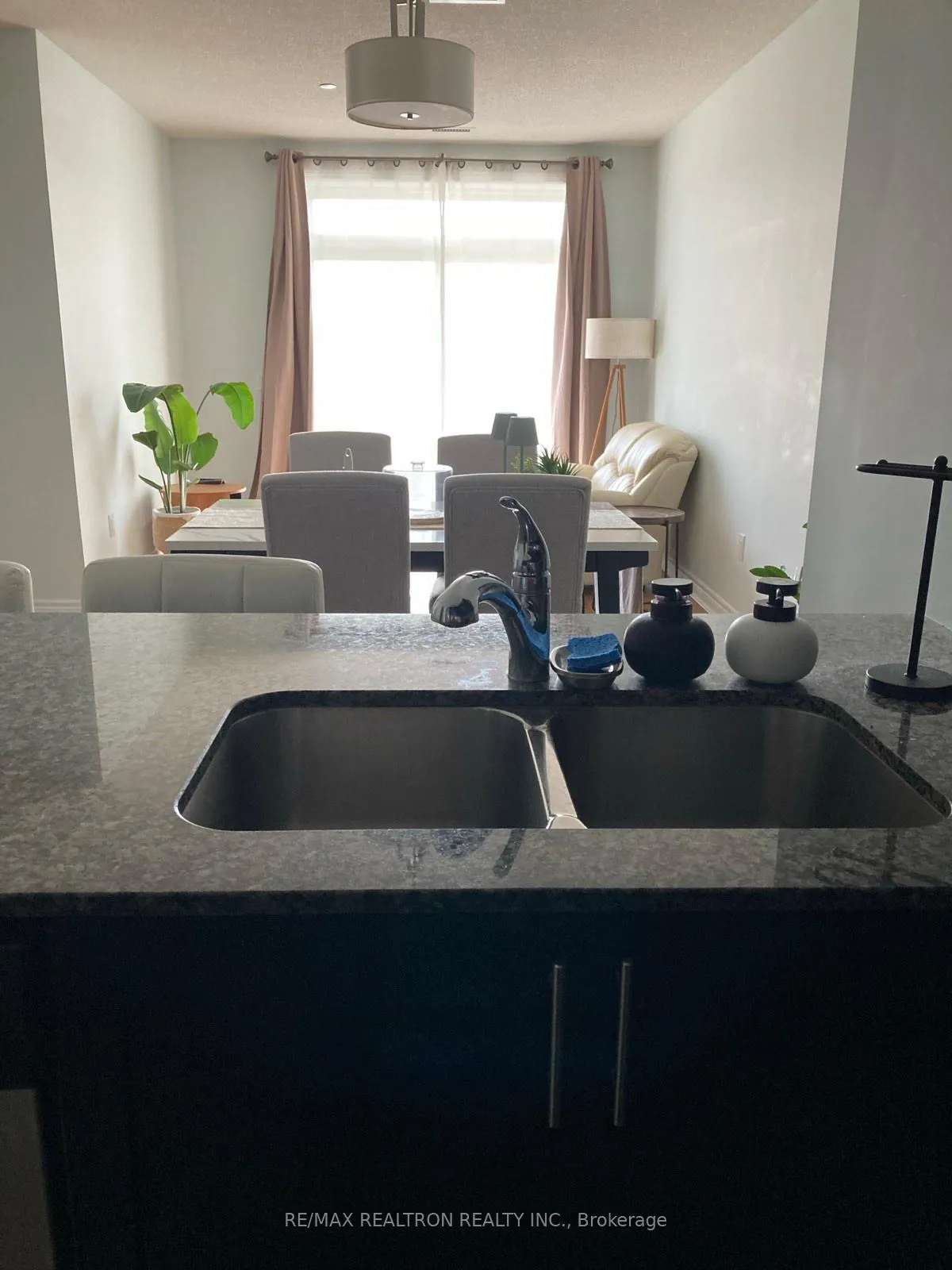 Photo 6 of Unit 9, 7325 Markham Road, Markham, Cedarwood — HOMEH