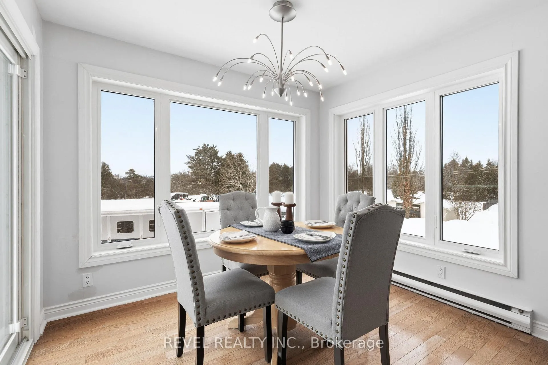 Photo 10 of 30 Castle Harbour Drive, Scugog, Port Perry — HOMEH