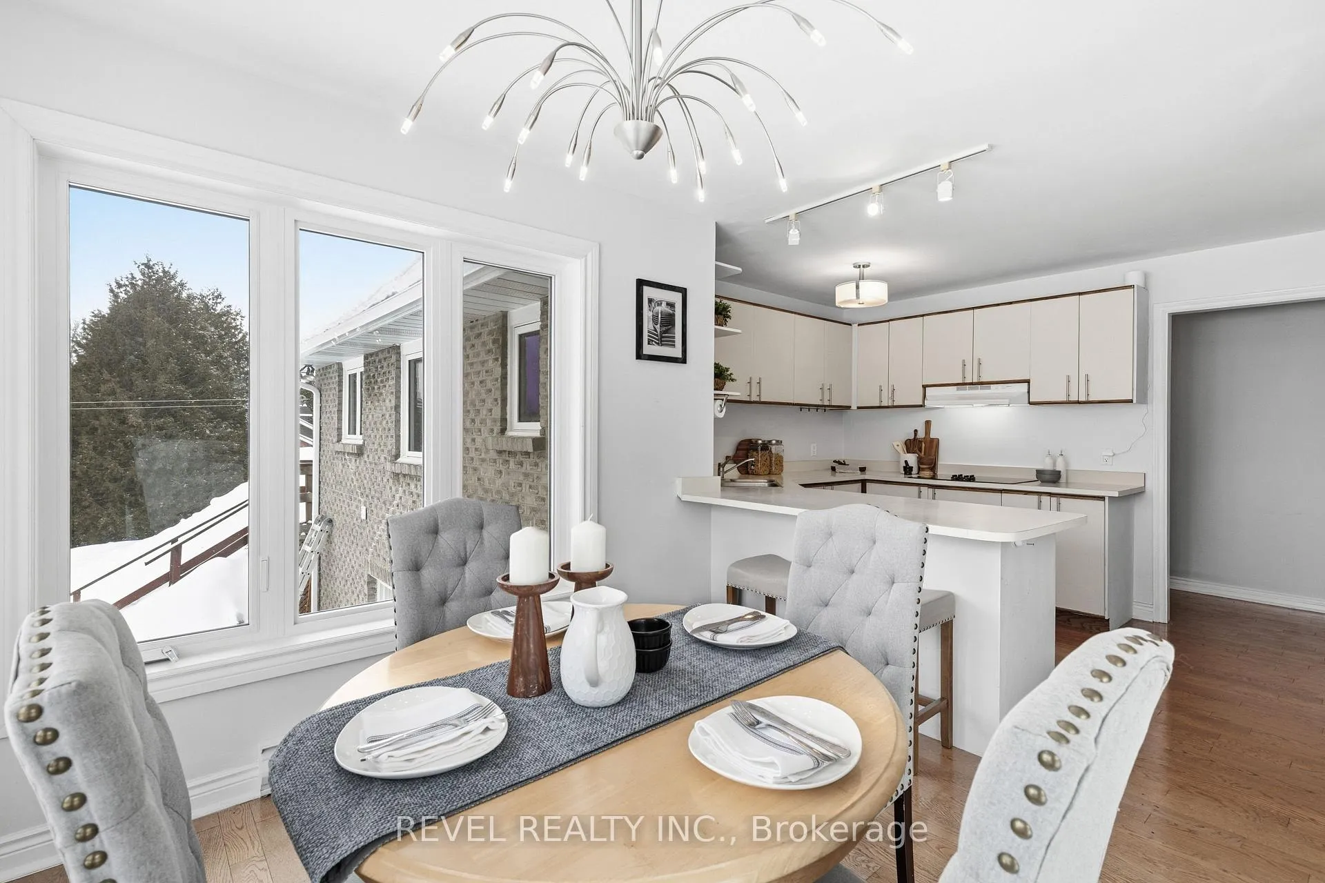 Photo 11 of 30 Castle Harbour Drive, Scugog, Port Perry — HOMEH