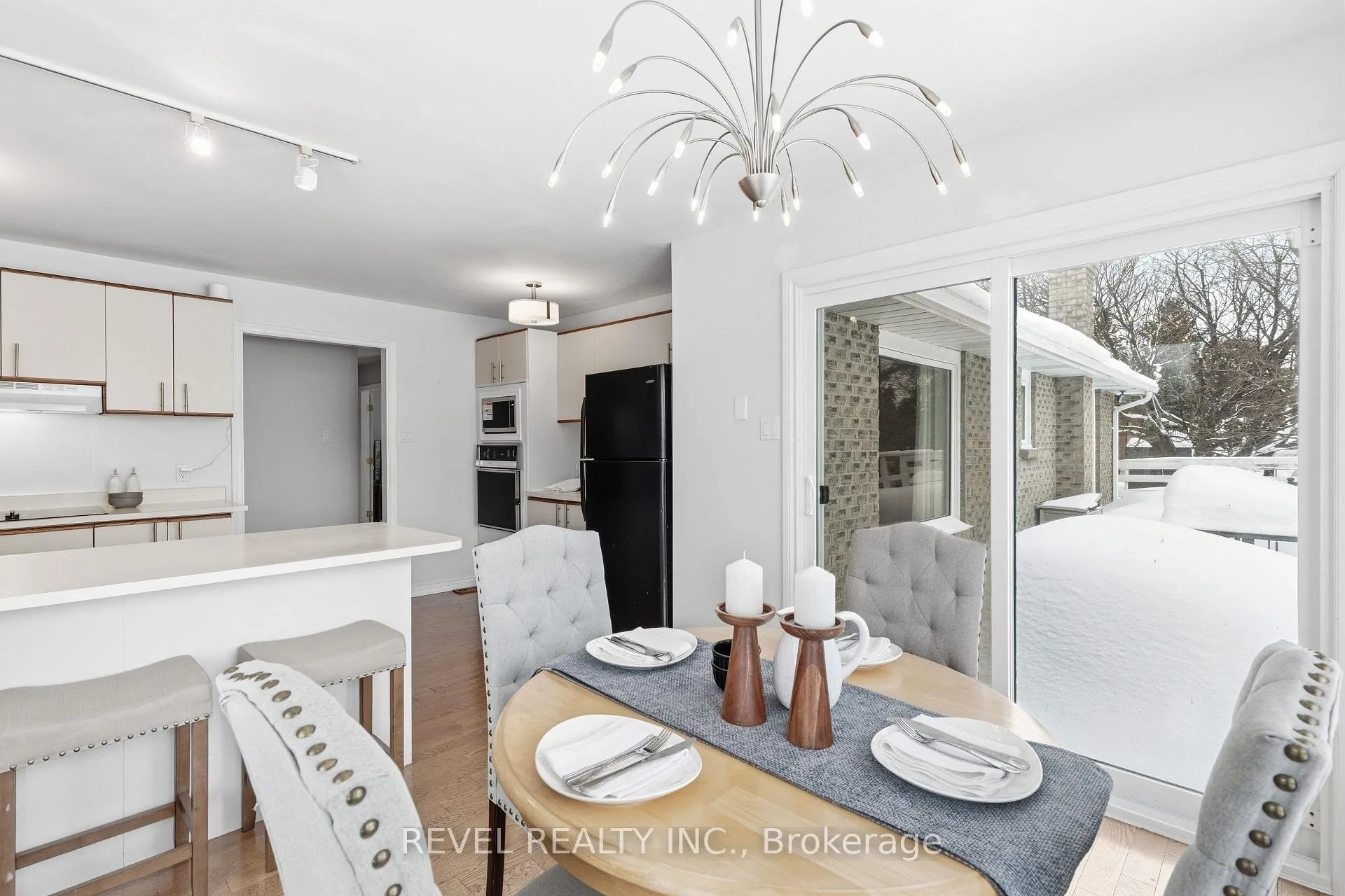 Photo 12 of 30 Castle Harbour Drive, Scugog, Port Perry — HOMEH