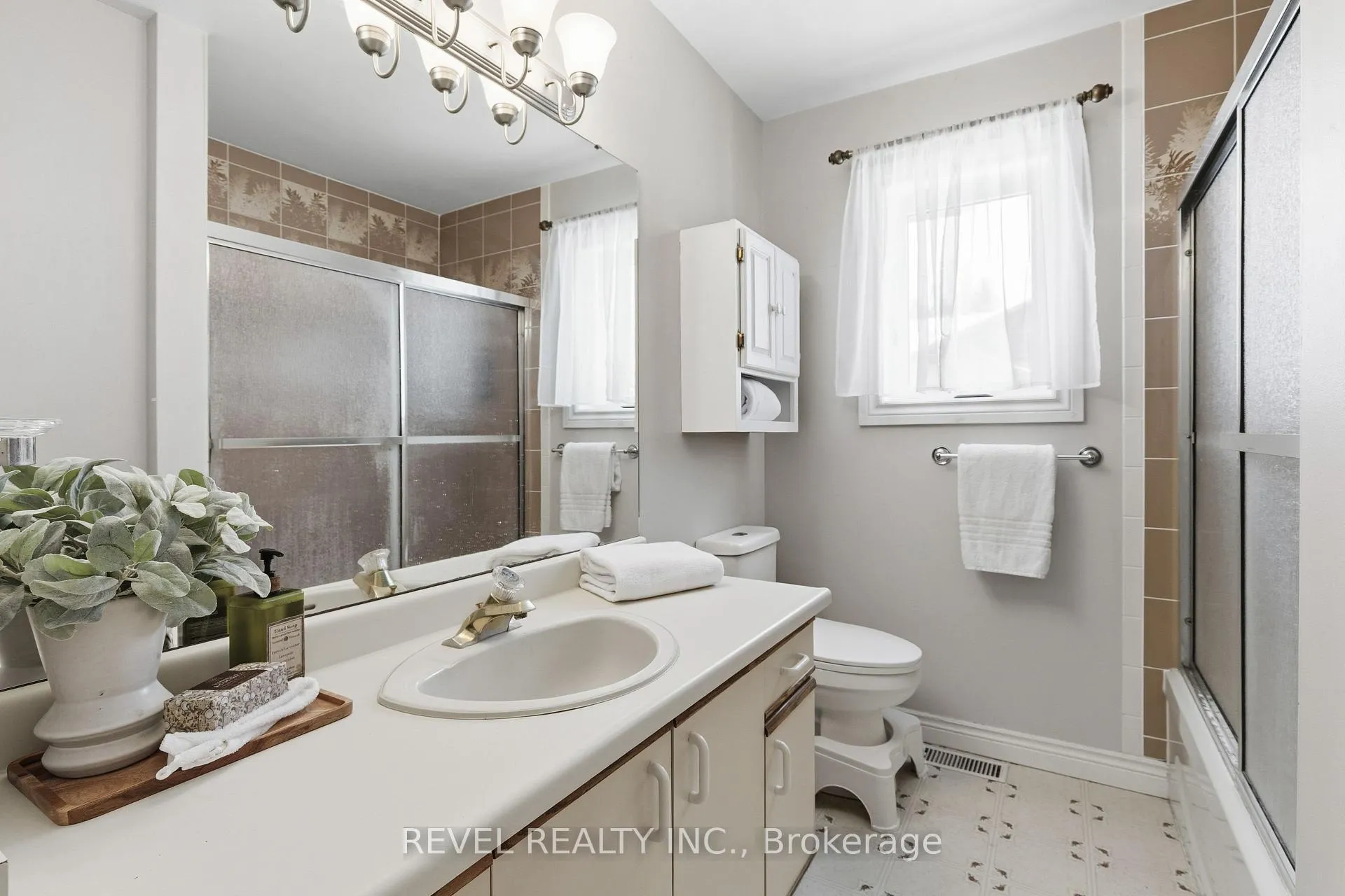 Photo 21 of 30 Castle Harbour Drive, Scugog, Port Perry — HOMEH
