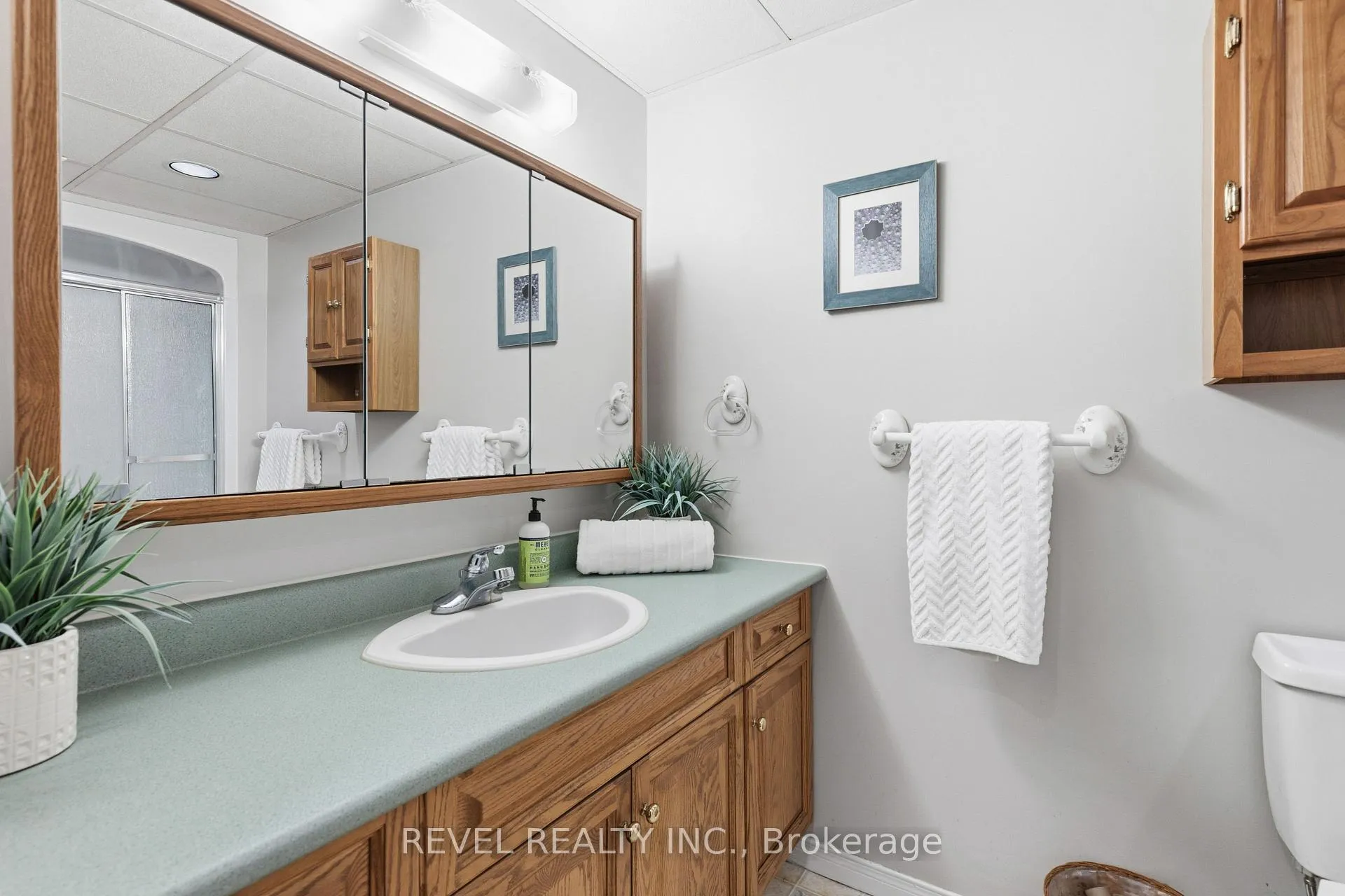 Photo 38 of 30 Castle Harbour Drive, Scugog, Port Perry — HOMEH