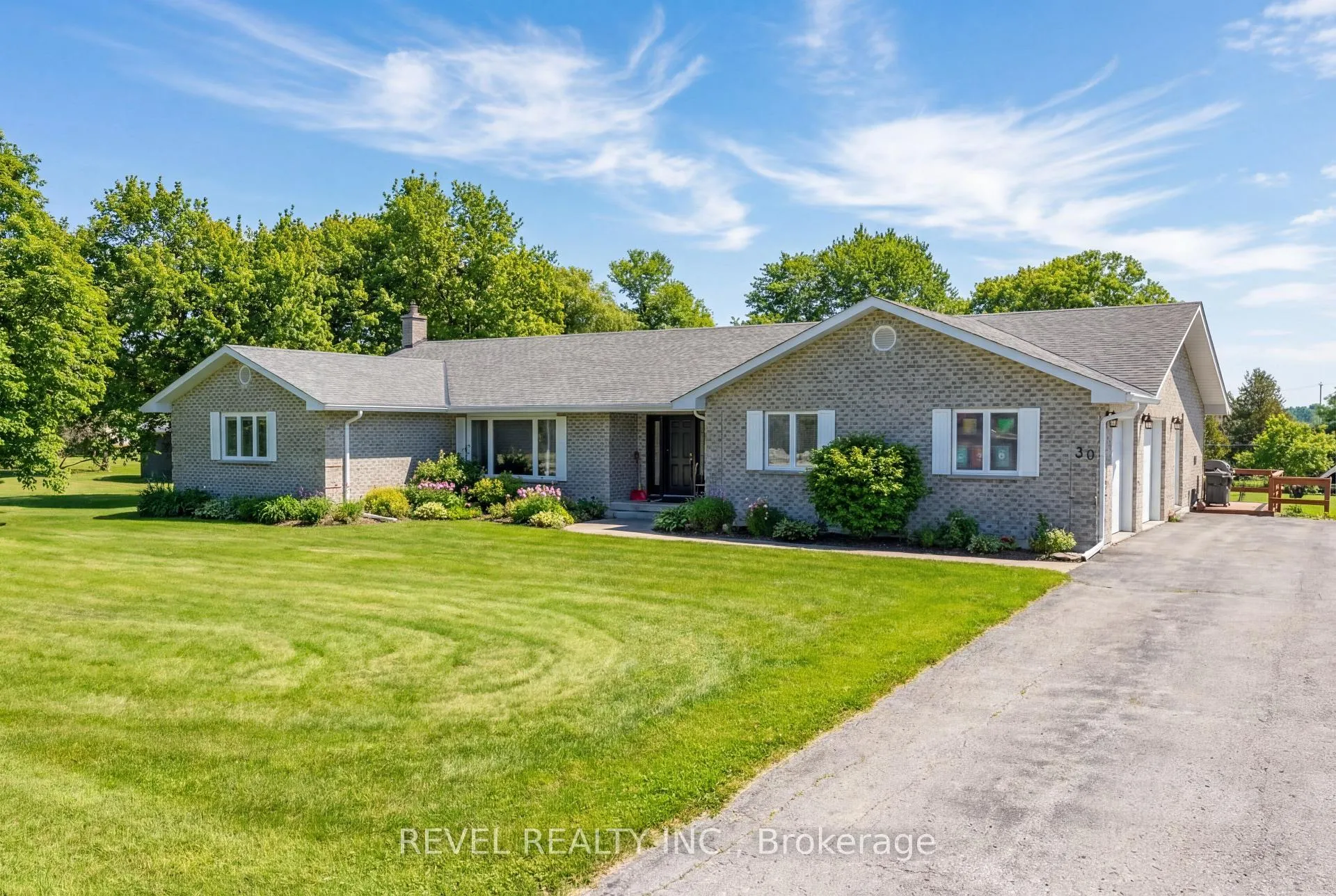 Photo 1 of 30 Castle Harbour Drive, Scugog, Port Perry — HOMEH