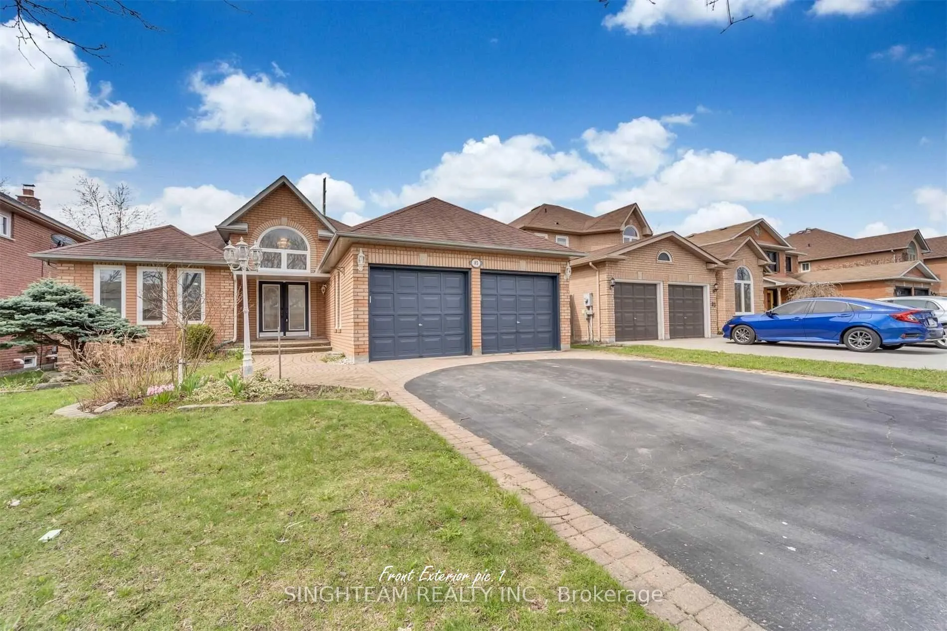 Photo 2 of 85 Cityview Circle, Barrie, Holly — HOMEH