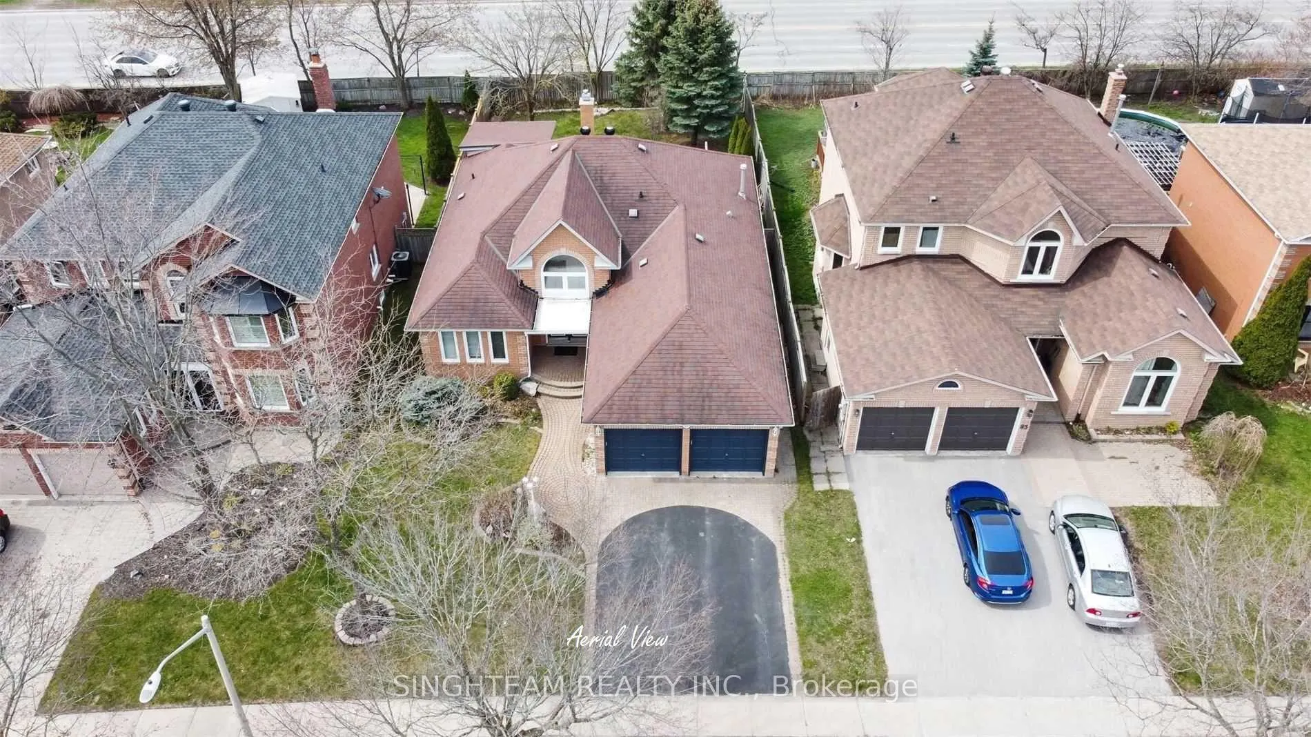 Photo 3 of 85 Cityview Circle, Barrie, Holly — HOMEH