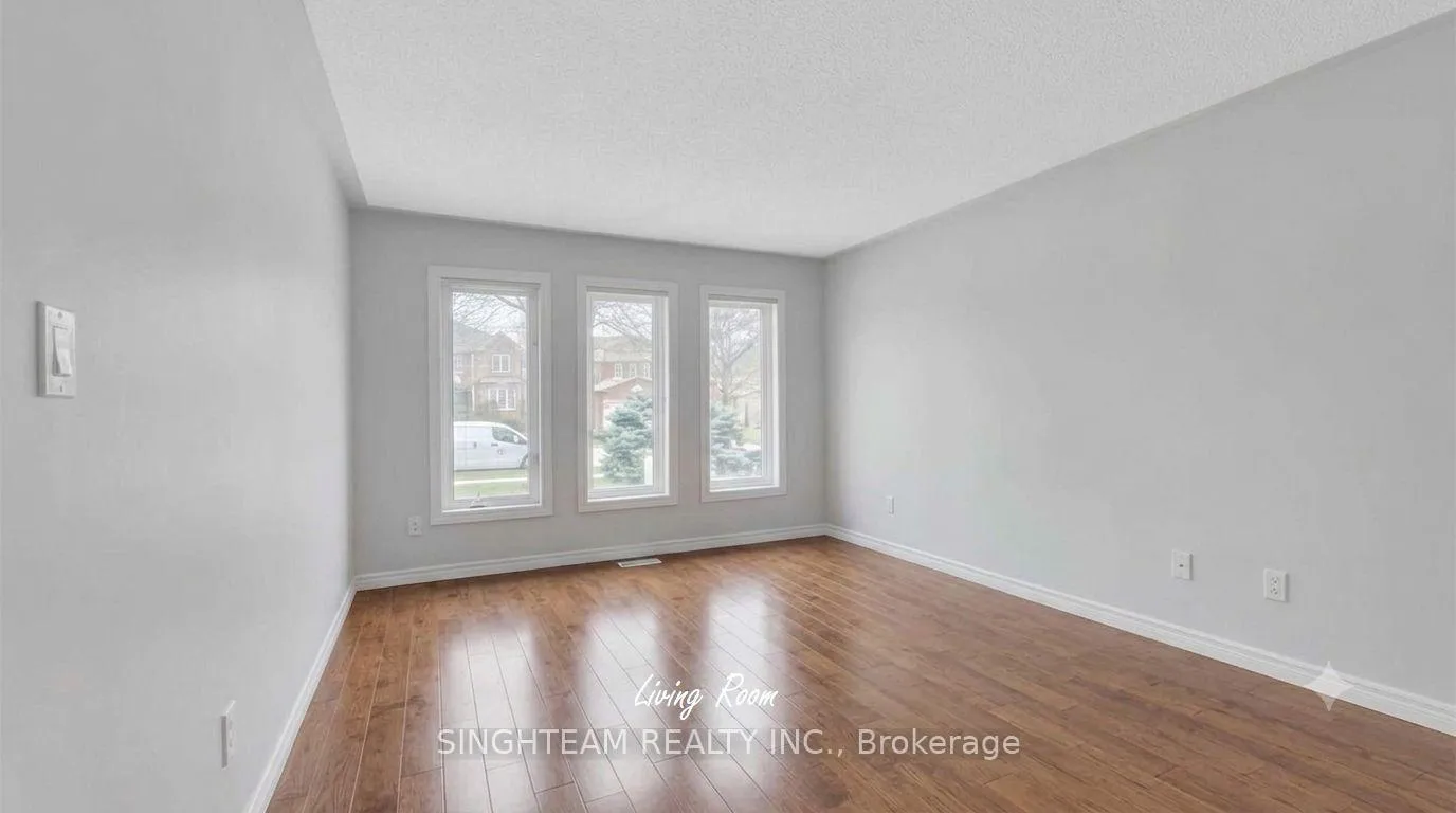 Photo 8 of 85 Cityview Circle, Barrie, Holly — HOMEH