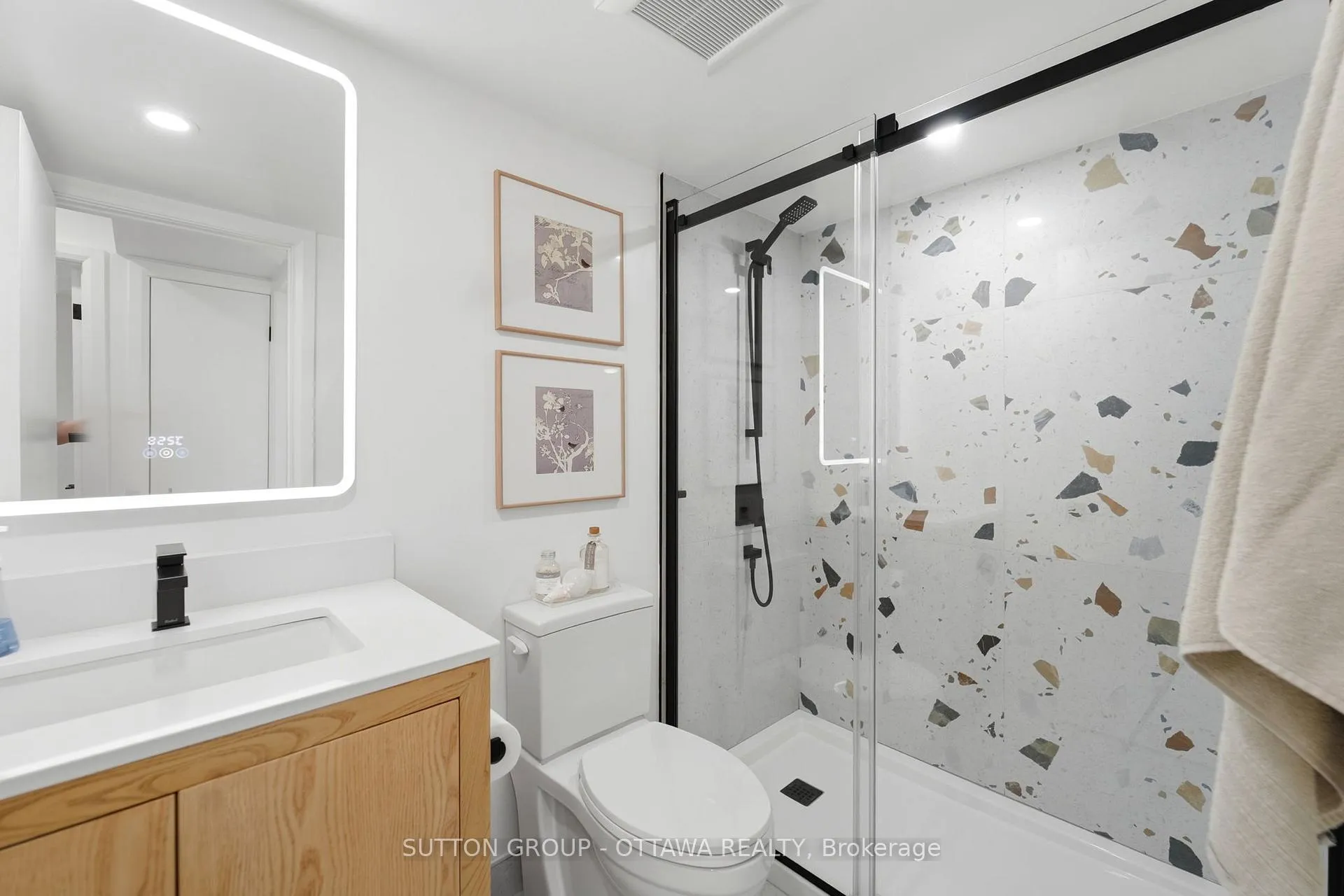 Photo 22 of Unit 101, 268 Lorry Greenberg Drive, Ottawa, Hunt Club Park/Greenboro — HOMEH
