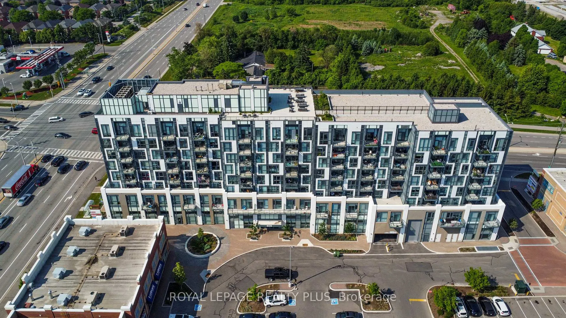 Photo of Unit 701, 509 Dundas Street W