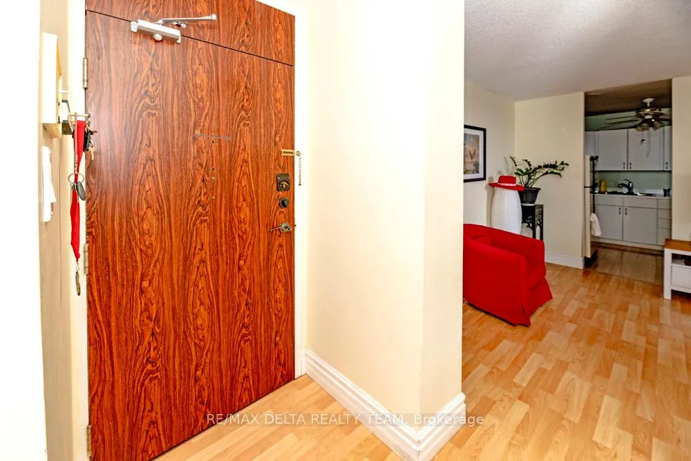 Photo 3 of Unit 402, 2000 Jasmine Crescent, Ottawa, Beacon Hill South — HOMEH