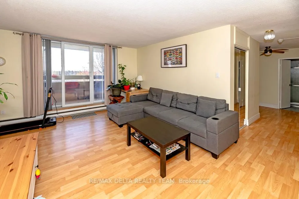 Photo 5 of Unit 402, 2000 Jasmine Crescent, Ottawa, Beacon Hill South — HOMEH