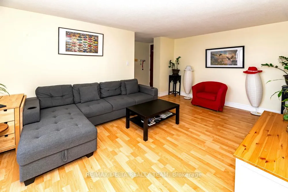 Photo 6 of Unit 402, 2000 Jasmine Crescent, Ottawa, Beacon Hill South — HOMEH