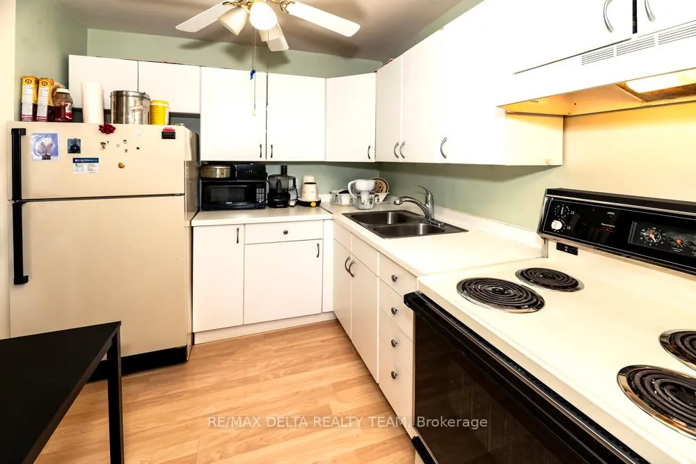 Photo 9 of Unit 402, 2000 Jasmine Crescent, Ottawa, Beacon Hill South — HOMEH