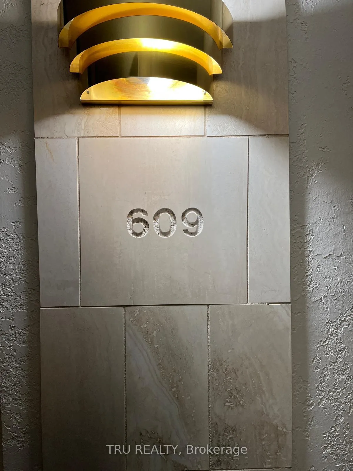 Photo 5 of Unit 609, 1025 Grenon Avenue, Ottawa, Fairfield Heights — HOMEH