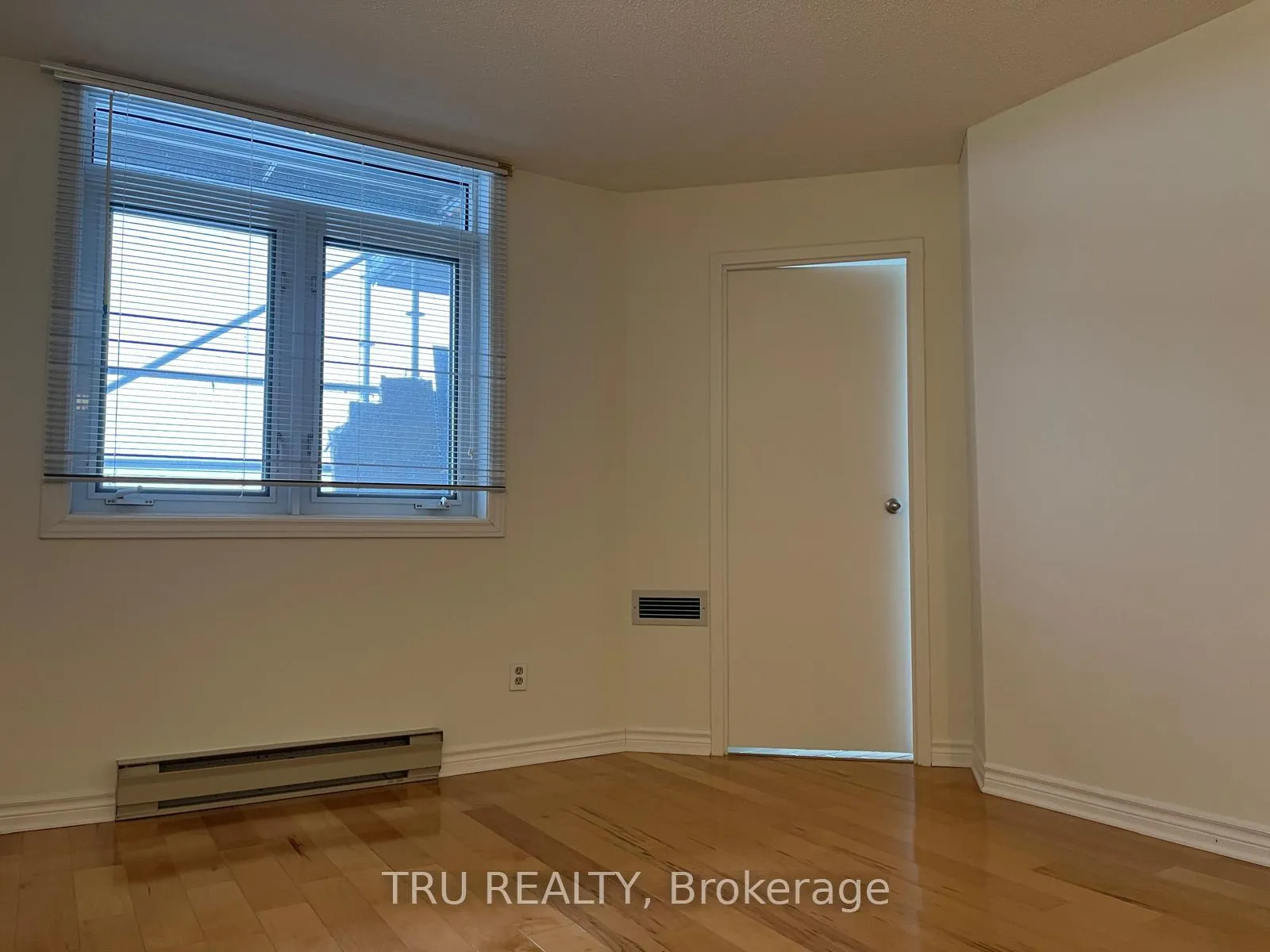 Photo 7 of Unit 609, 1025 Grenon Avenue, Ottawa, Fairfield Heights — HOMEH