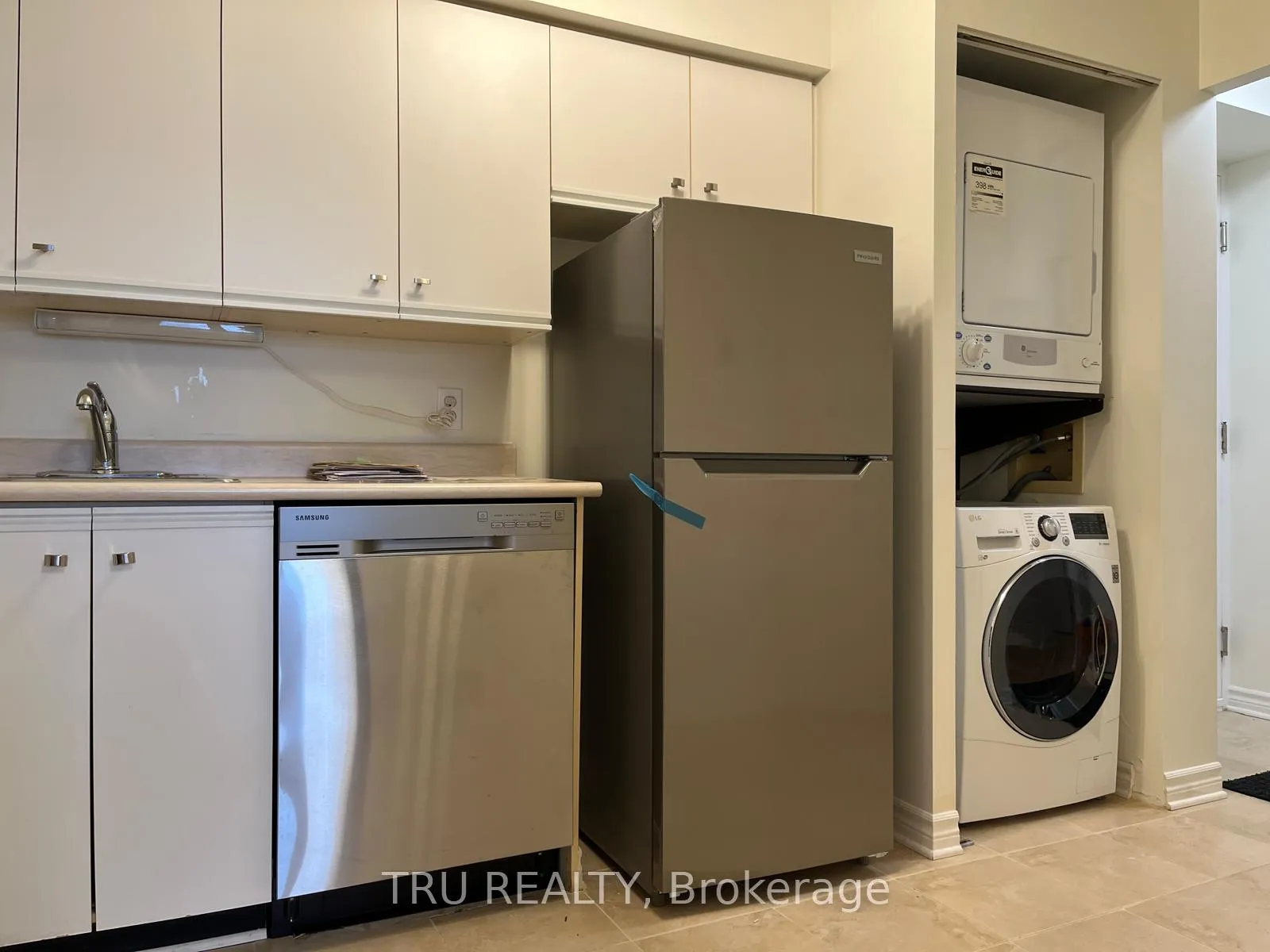 Photo 13 of Unit 609, 1025 Grenon Avenue, Ottawa, Fairfield Heights — HOMEH
