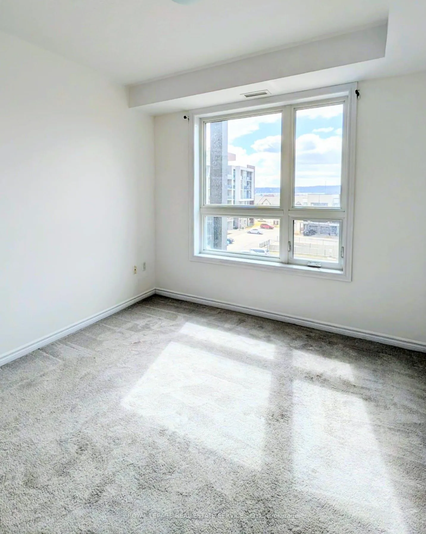 Photo 2 of Unit 435, 125 Shoreview Place, Hamilton, Lakeshore — HOMEH
