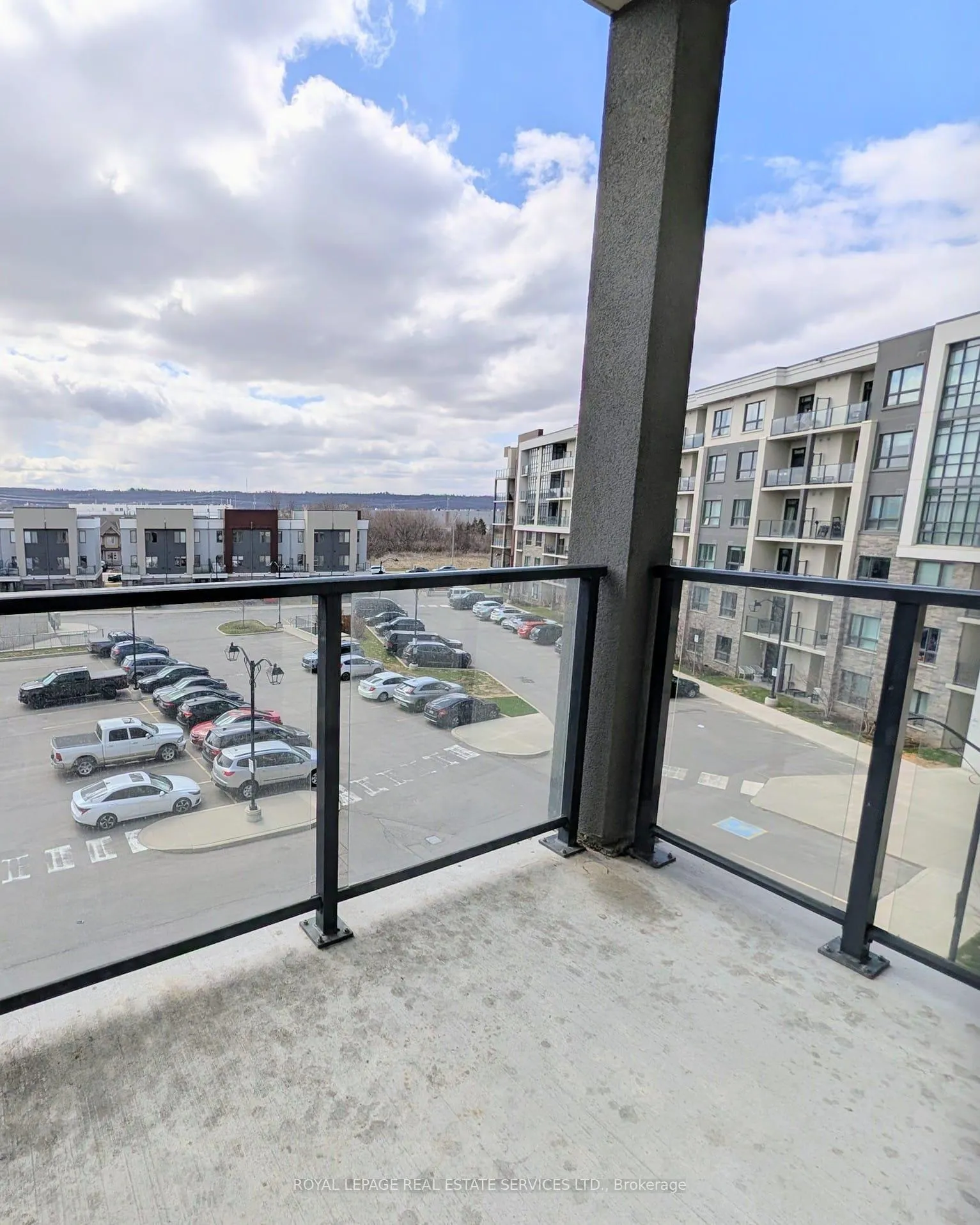 Photo 8 of Unit 435, 125 Shoreview Place, Hamilton, Lakeshore — HOMEH
