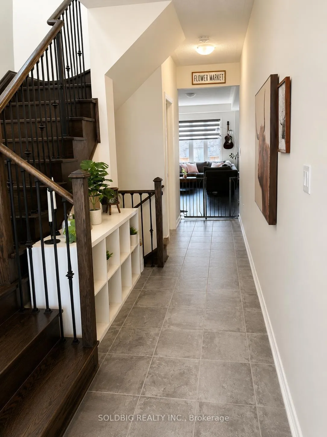 Photo 3 of 377 Skinner Road, Hamilton, Waterdown — HOMEH