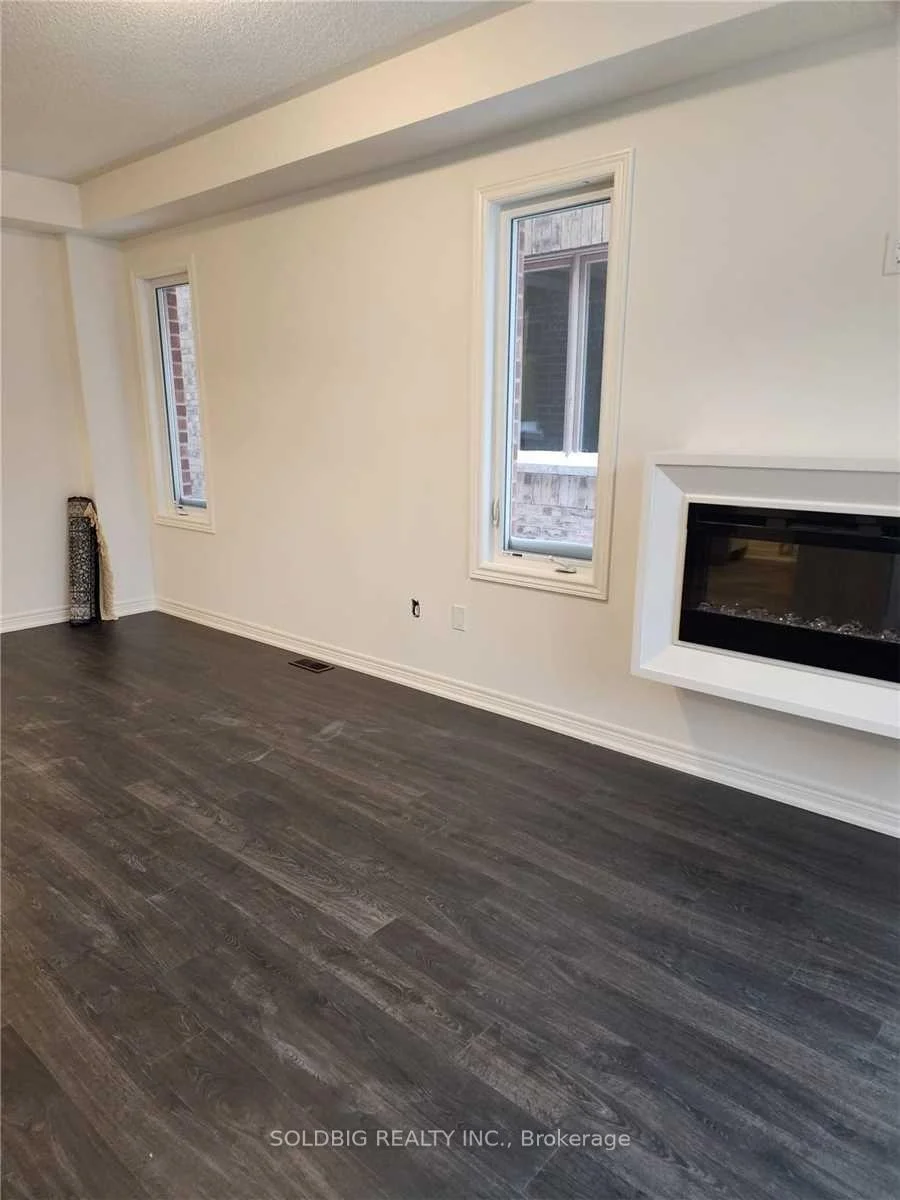 Photo 4 of 377 Skinner Road, Hamilton, Waterdown — HOMEH