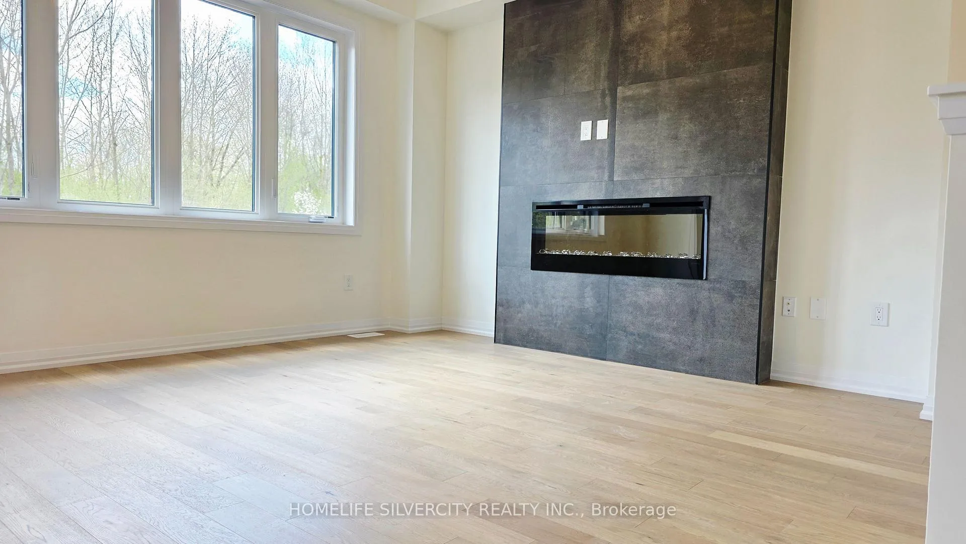 Photo 3 of 138 Adeline Crescent, Hamilton, Normanhurst — HOMEH