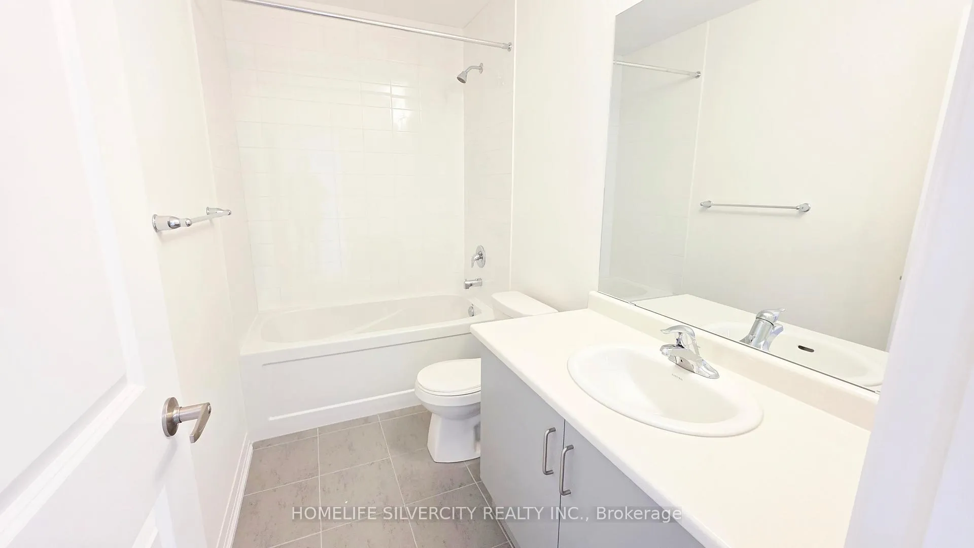 Photo 14 of 138 Adeline Crescent, Hamilton, Normanhurst — HOMEH