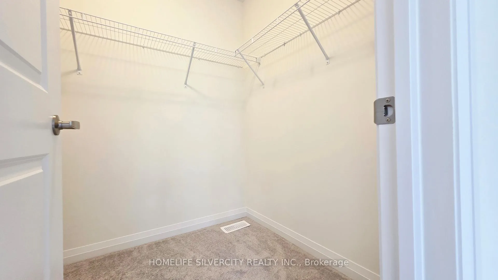 Photo 15 of 138 Adeline Crescent, Hamilton, Normanhurst — HOMEH