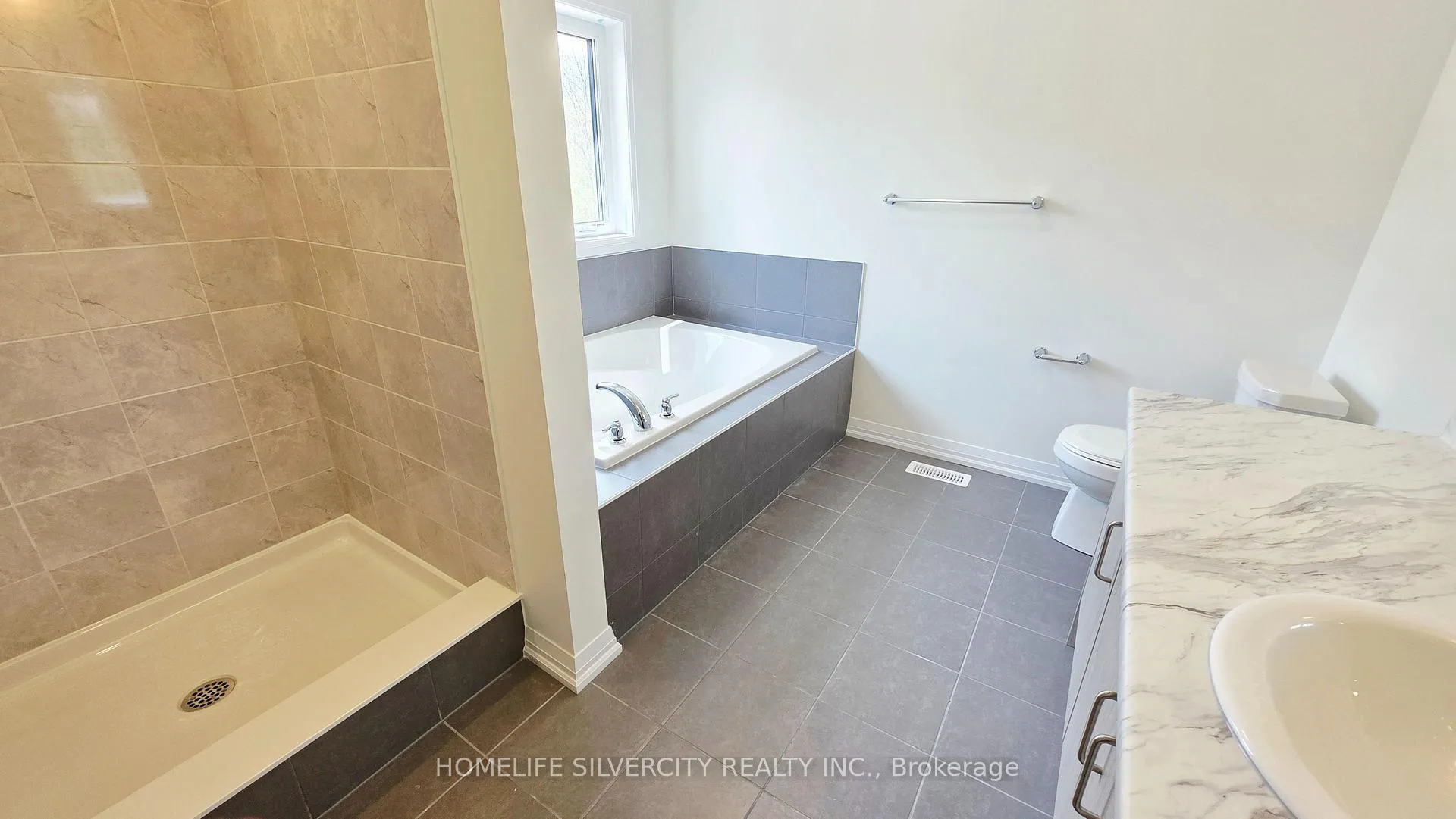 Photo 19 of 138 Adeline Crescent, Hamilton, Normanhurst — HOMEH