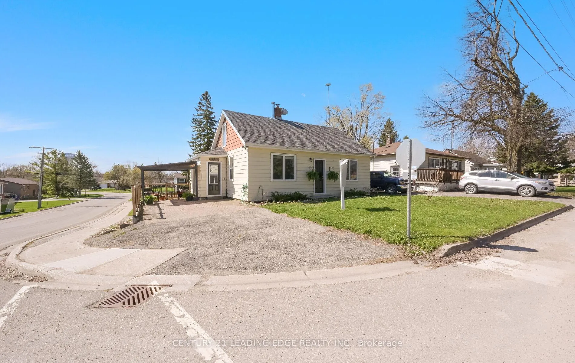 Photo 2 of 333 Andrew Street, Shelburne — HOMEH