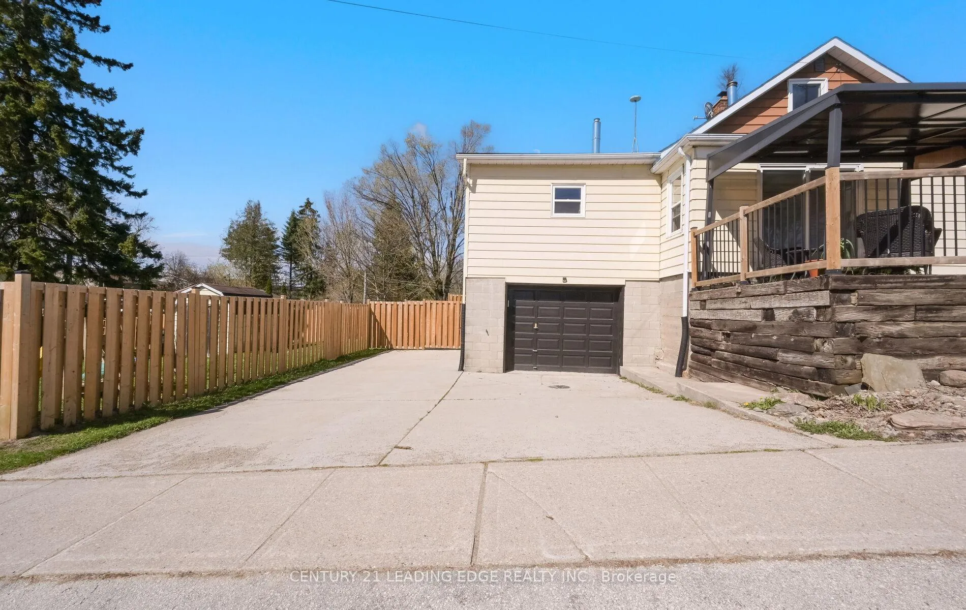 Photo 4 of 333 Andrew Street, Shelburne — HOMEH