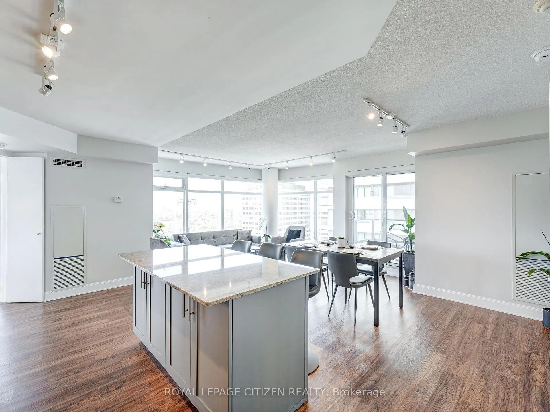 Photo 11 of Unit 3008, 2191 Yonge Street, Toronto, Mount Pleasant West — HOMEH