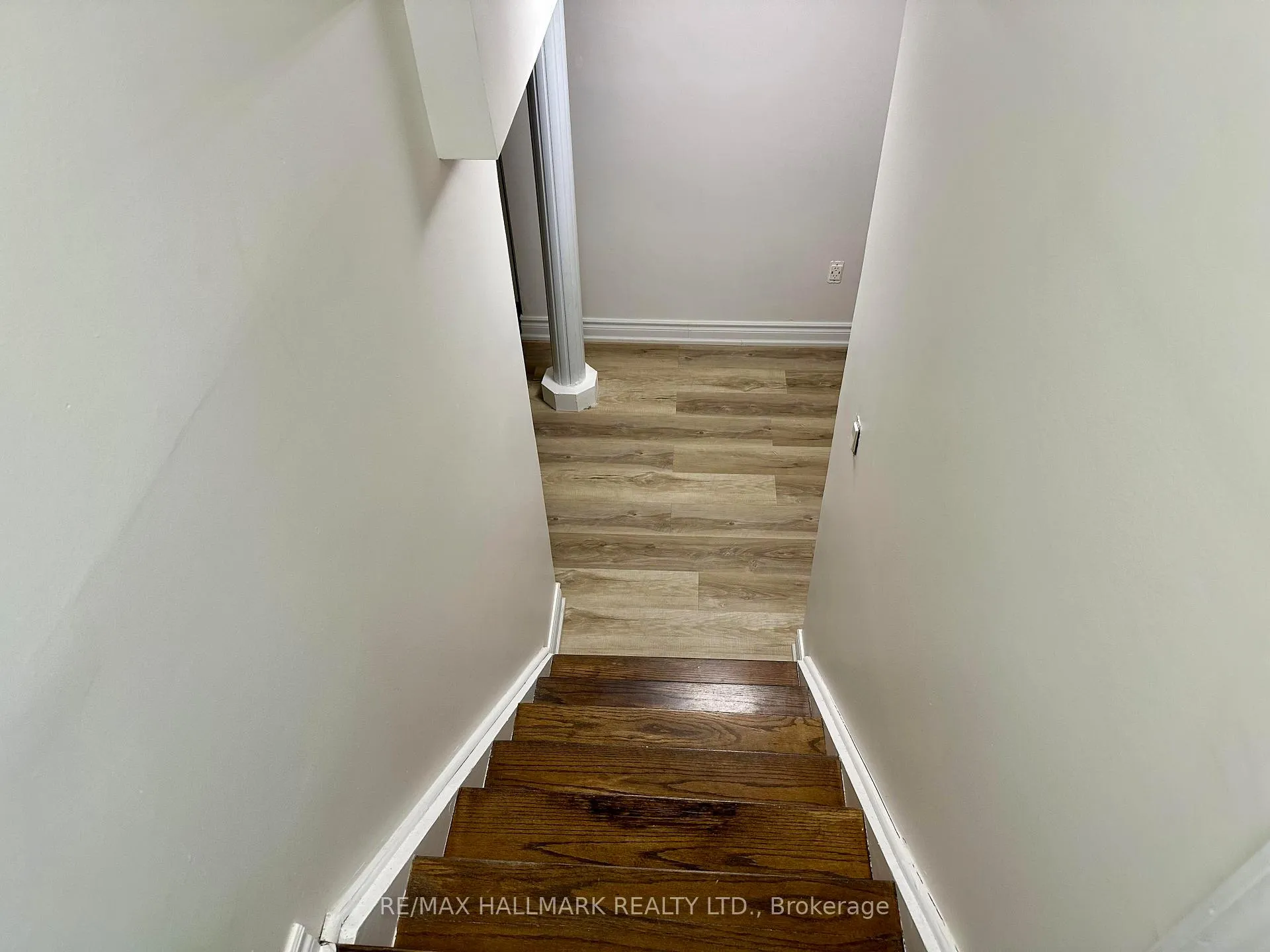 Photo 2 of Unit Bsmt, 83 Red River Crescent, Newmarket, Woodland Hill — HOMEH