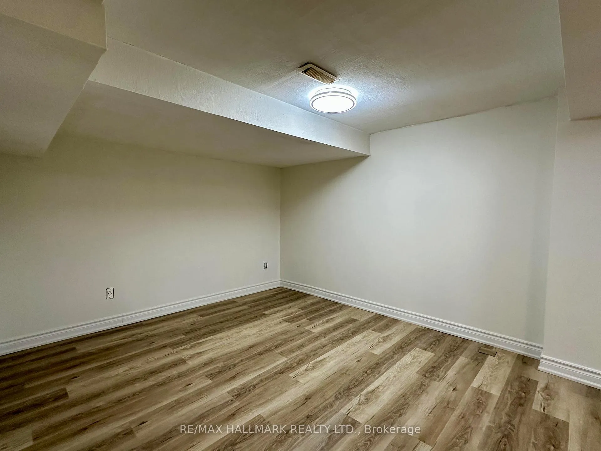 Photo 4 of Unit Bsmt, 83 Red River Crescent, Newmarket, Woodland Hill — HOMEH