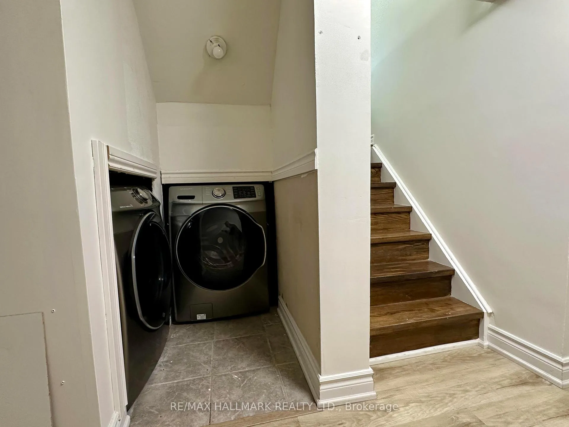 Photo 7 of Unit Bsmt, 83 Red River Crescent, Newmarket, Woodland Hill — HOMEH