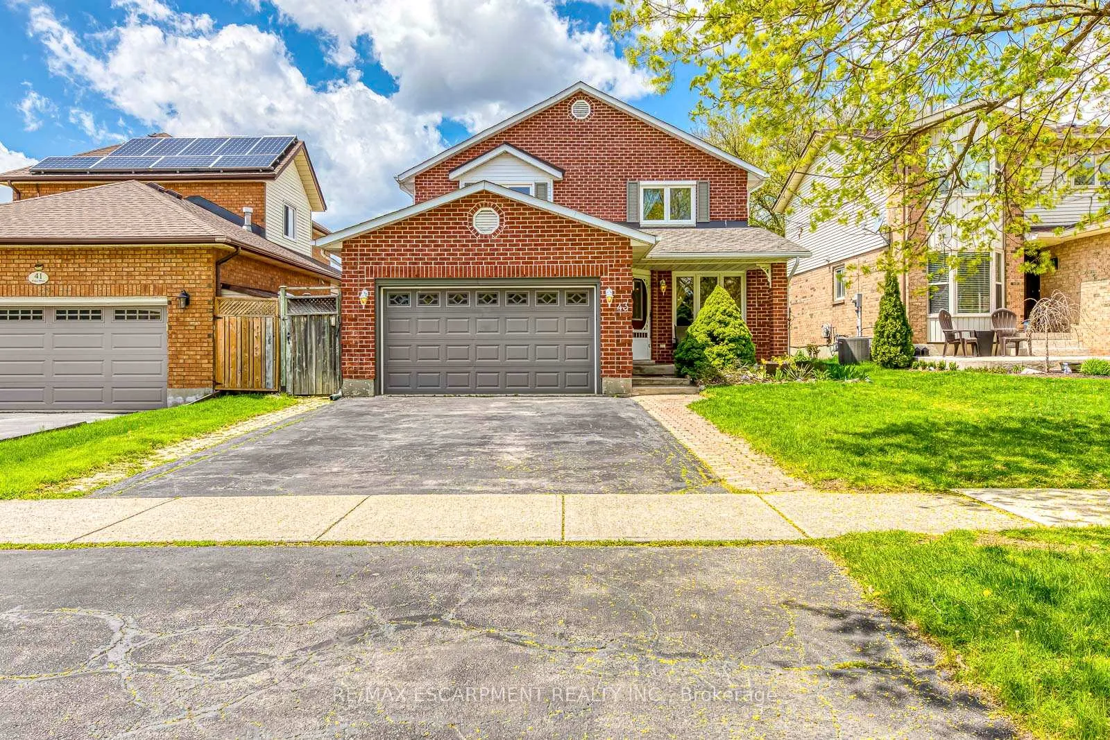 Photo 1 of 43 Niska Drive, Hamilton, Waterdown — HOMEH