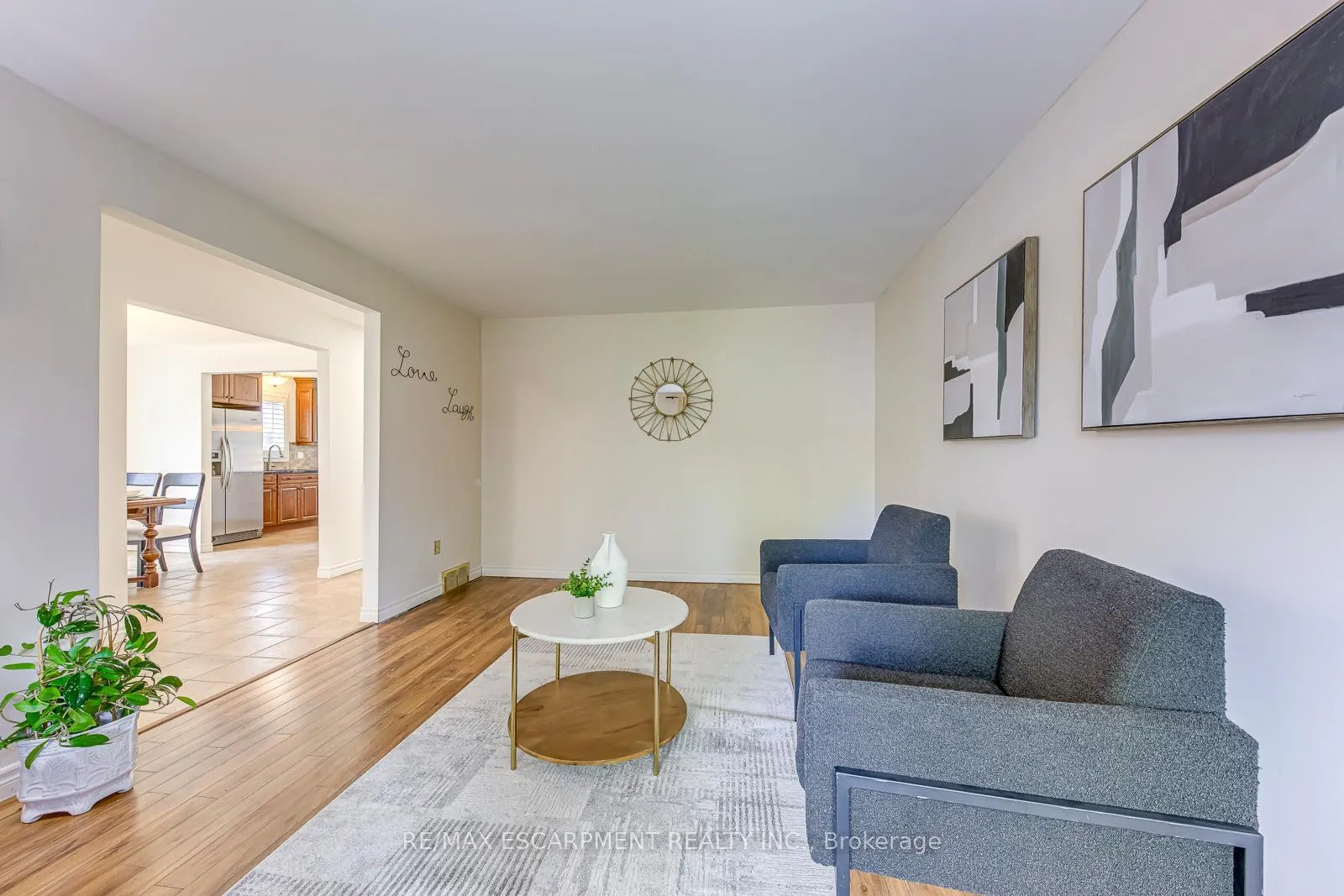Photo 9 of 43 Niska Drive, Hamilton, Waterdown — HOMEH
