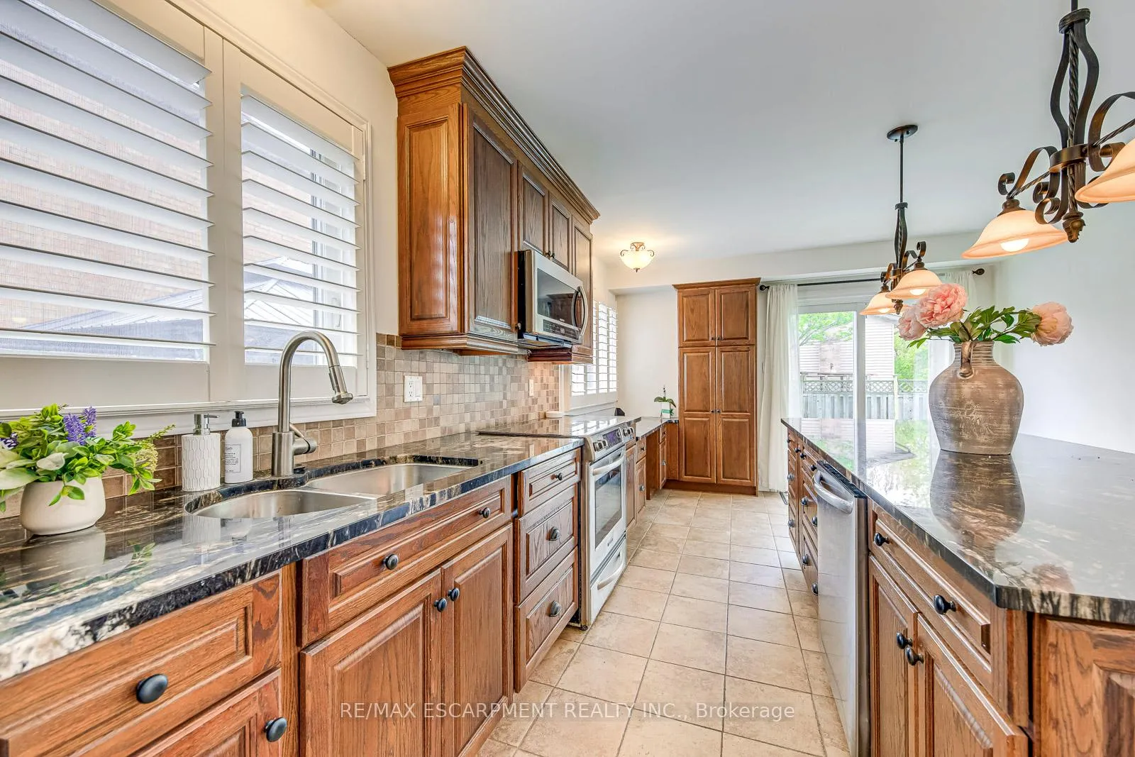 Photo 15 of 43 Niska Drive, Hamilton, Waterdown — HOMEH