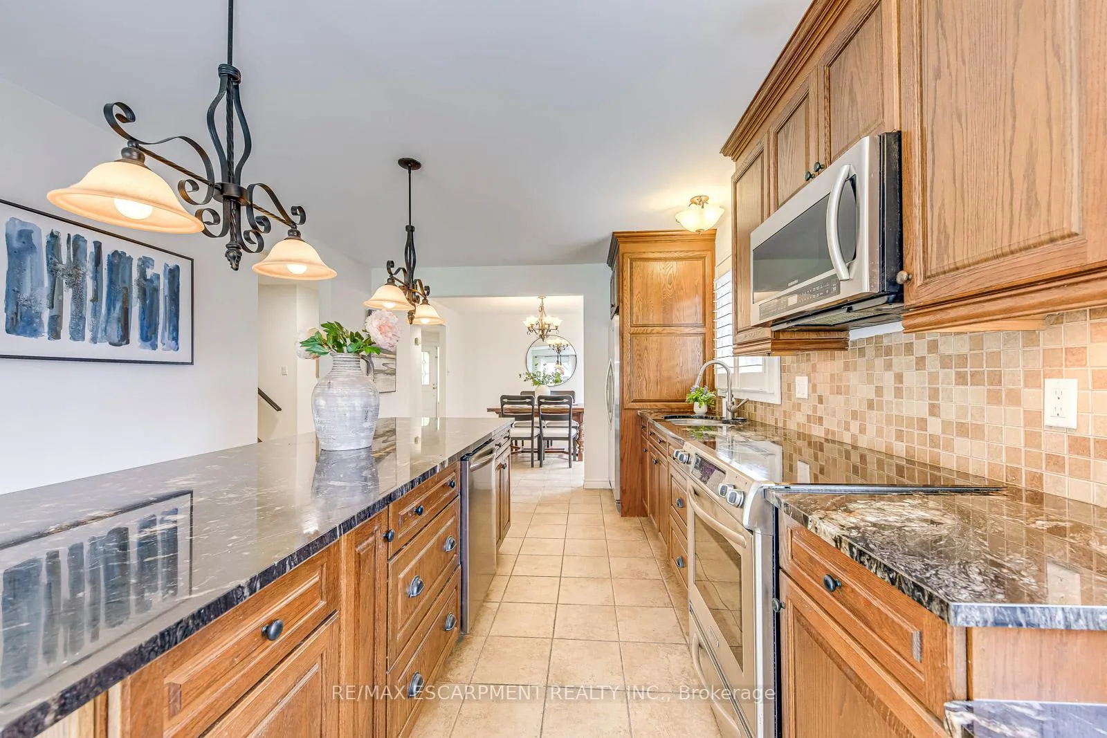 Photo 16 of 43 Niska Drive, Hamilton, Waterdown — HOMEH