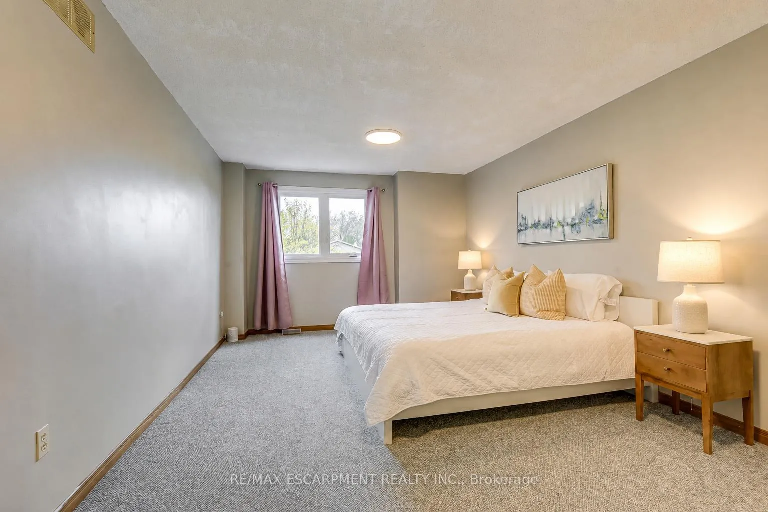 Photo 25 of 43 Niska Drive, Hamilton, Waterdown — HOMEH