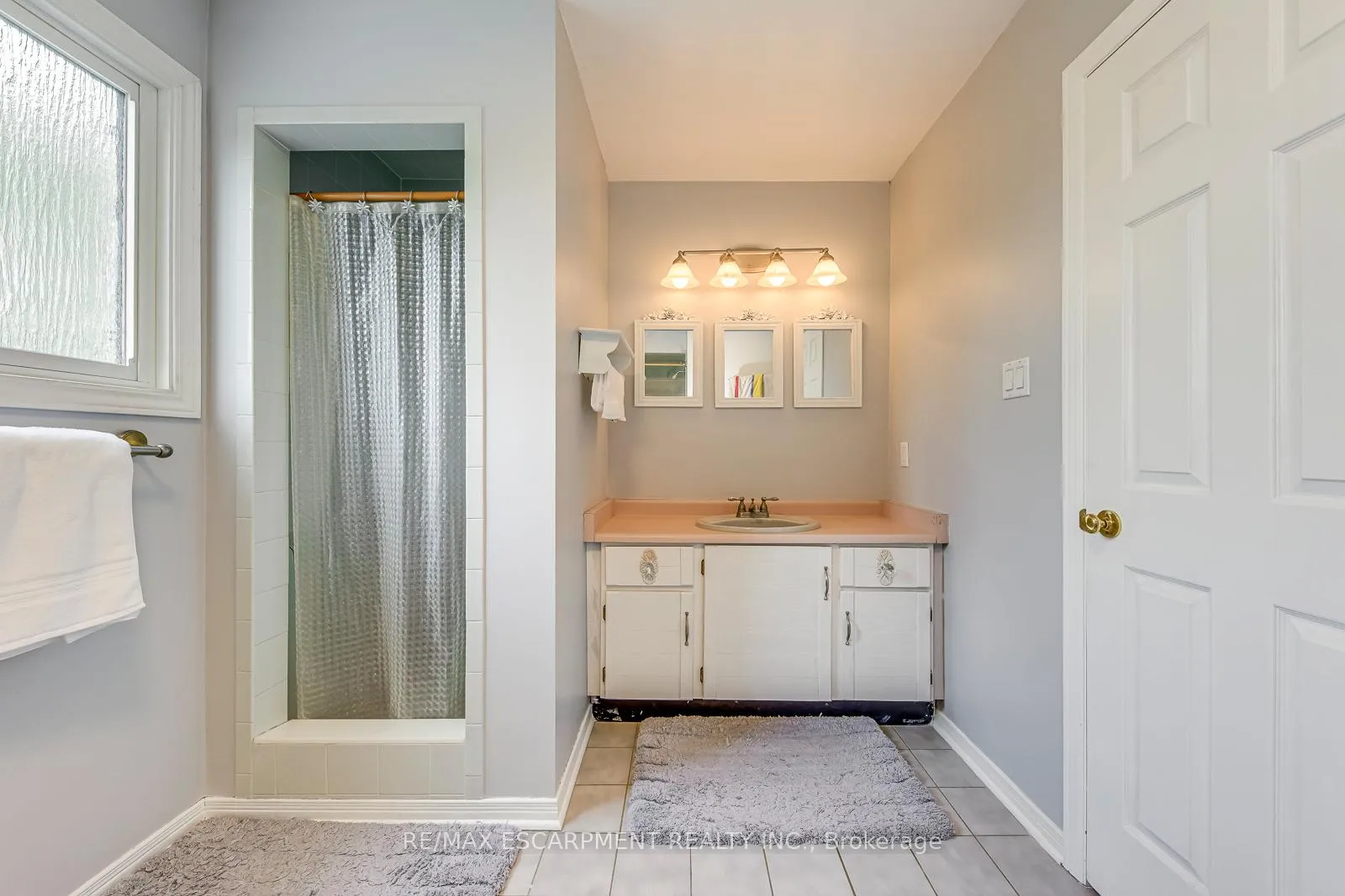 Photo 28 of 43 Niska Drive, Hamilton, Waterdown — HOMEH