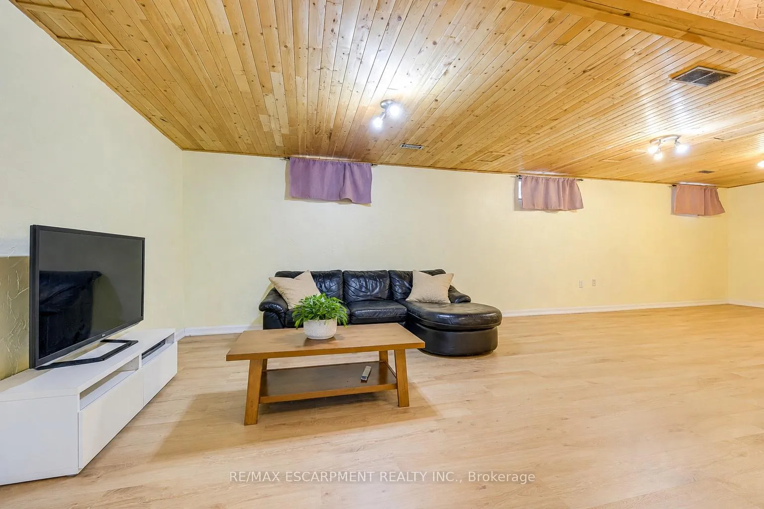 Photo 40 of 43 Niska Drive, Hamilton, Waterdown — HOMEH