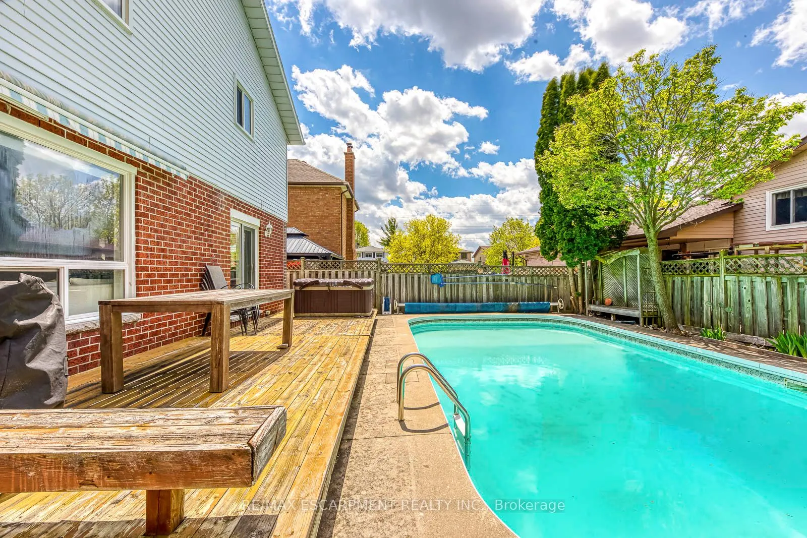 Photo 44 of 43 Niska Drive, Hamilton, Waterdown — HOMEH