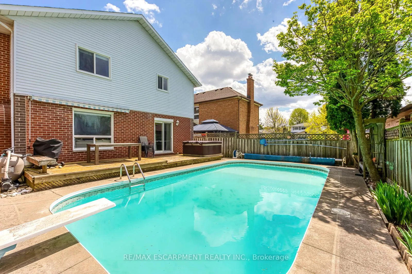 Photo 45 of 43 Niska Drive, Hamilton, Waterdown — HOMEH